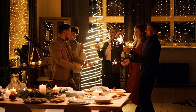How to host an unforgettable christmas party