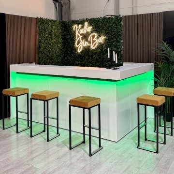 2.5m Corner Bar with Backwalling