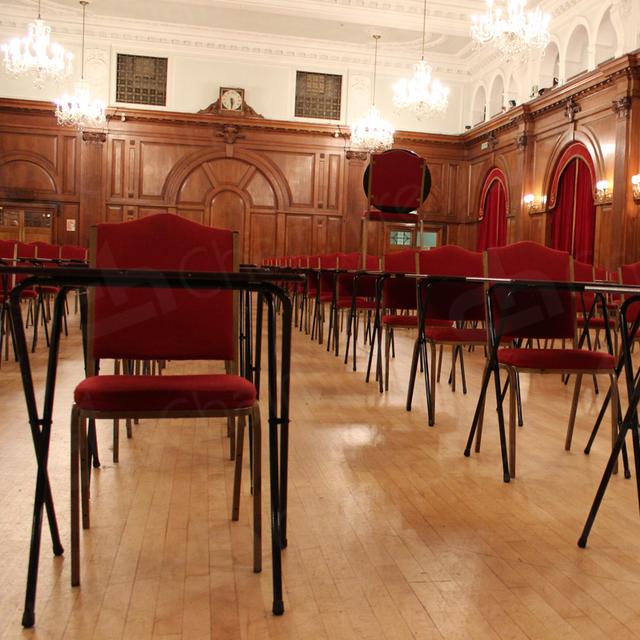 https://d1hcs5uofxldvl.cloudfront.net/chair-hire/article_additional/london-exams5/london-exams5.jpg - Our tables match all kinds of seating