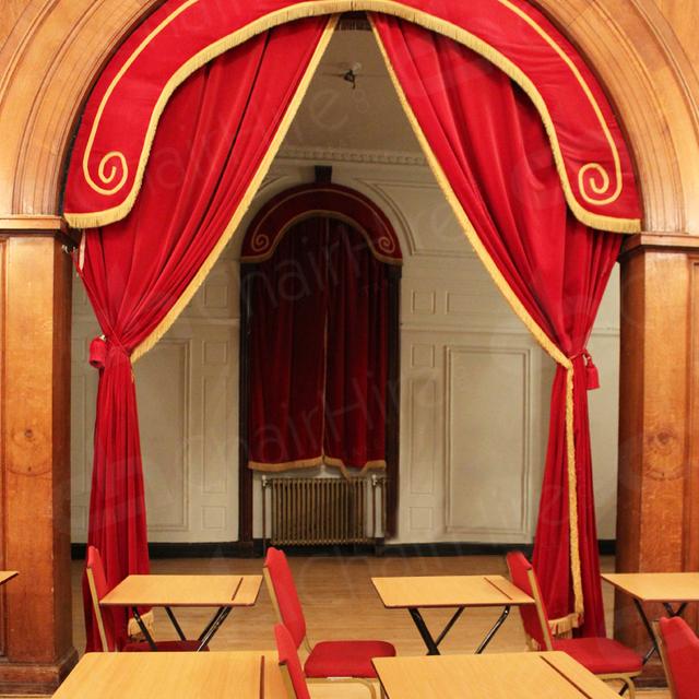 https://d1hcs5uofxldvl.cloudfront.net/chair-hire/article_additional/london-exams8/london-exams8.jpg - Convenient exam tables for all your London venues.