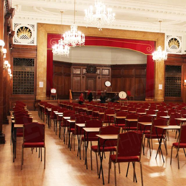 https://d1hcs5uofxldvl.cloudfront.net/chair-hire/article_additional/london-exams9/london-exams9.jpg - Folding tables for all kinds of exam venues.