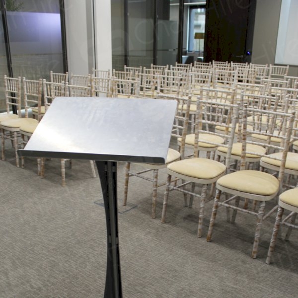 What Is It About Chiavari Chairs? What Is It About Chiavari Chairs?
