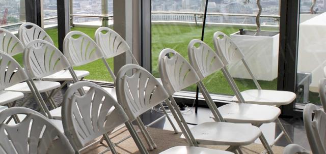 Corporate London Meetings https://d1hcs5uofxldvl.cloudfront.net/chair-hire/article_additional/corporate-meetings/corporate-meetings-740x350.jpg - Room with a view!