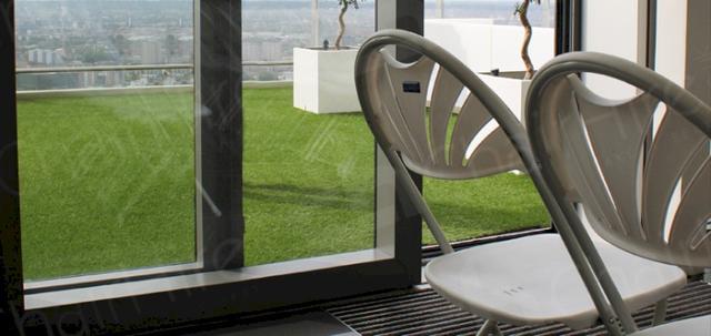 Corporate London Meetings https://d1hcs5uofxldvl.cloudfront.net/chair-hire/article_additional/corporate-meetings-2/corporate-meetings-2-740x350.jpg - Meeting with a view.