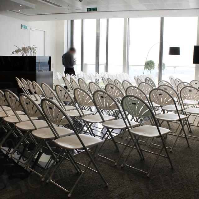 Corporate London Meetings https://d1hcs5uofxldvl.cloudfront.net/chair-hire/article_additional/corporate-meetings-3/corporate-meetings-3.jpg - Folding fan back chairs are a popular choice at meetings and conferences. (HC76)