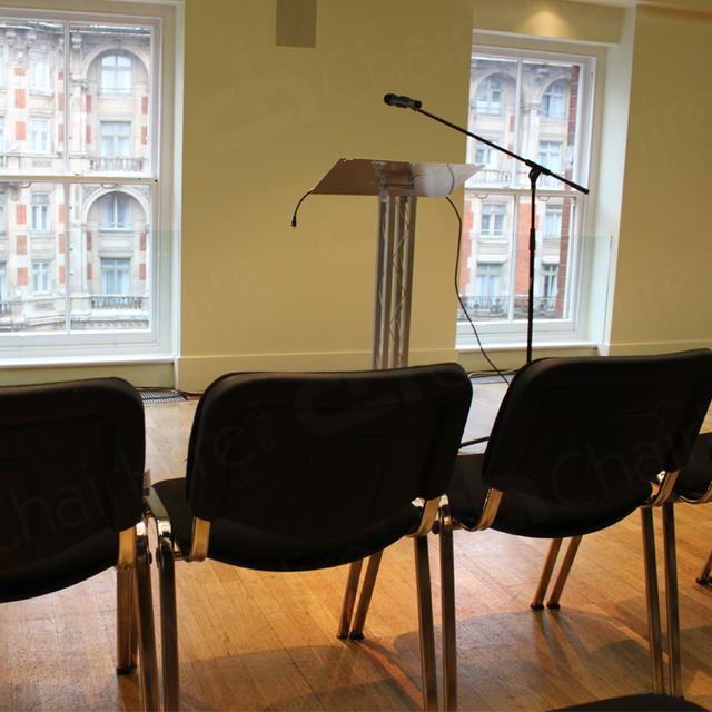 Free WiFi https://d1hcs5uofxldvl.cloudfront.net/chair-hire/article_additional/free-wifi-in-retail8/free-wifi-in-retail8.jpg - FREE WiFi at Harvey Nichols!! Take a seat and browse the web...