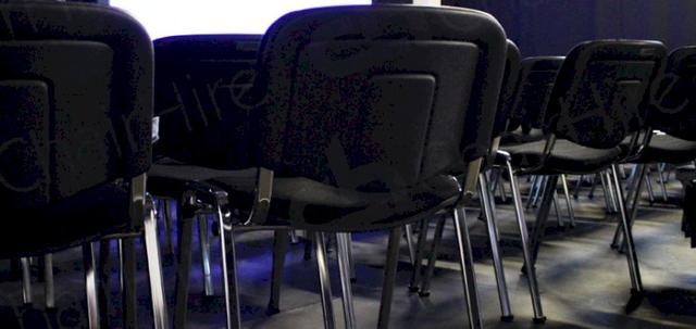 Furniture for Pop Up Cinema https://d1hcs5uofxldvl.cloudfront.net/chair-hire/article_additional/pop-up-cinema14/pop-up-cinema14-740x350.jpg - Ambiance is set - the film is ready to go. Pop up cinema is a success.