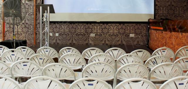 Presentation In The City https://d1hcs5uofxldvl.cloudfront.net/chair-hire/article_additional/presentation-in-the-city3/presentation-in-the-city3-740x350.jpg - Our fan backs giving everyone a view.