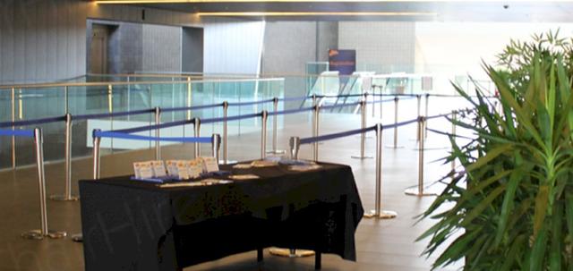 VIP Areas at Conferences https://d1hcs5uofxldvl.cloudfront.net/chair-hire/article_additional/vip-areas3/vip-areas3-740x350.jpg - Using stretch barriers for VIP areas at conferences