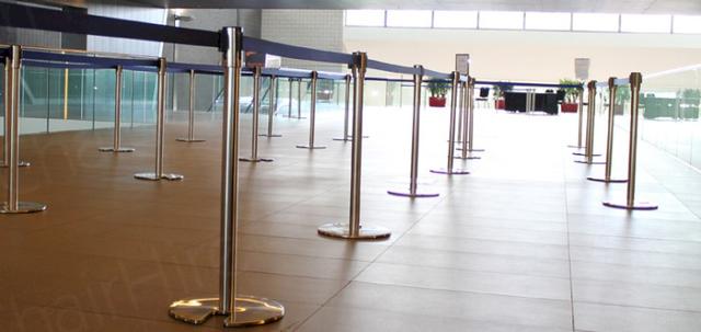 VIP Areas at Conferences https://d1hcs5uofxldvl.cloudfront.net/chair-hire/article_additional/vip-areas6/vip-areas6-740x350.jpg - Thousands of stretch barriers in stock