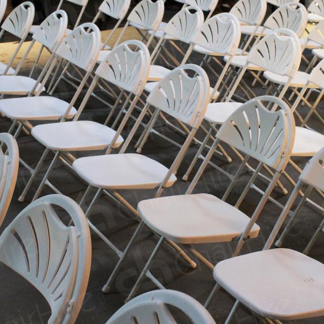 White Folding Chair https://d1hcs5uofxldvl.cloudfront.net/chair-hire/article_additional/white-folding-chair5/white-folding-chair5.jpg - White folding chairs for quick, modern looking seating.
