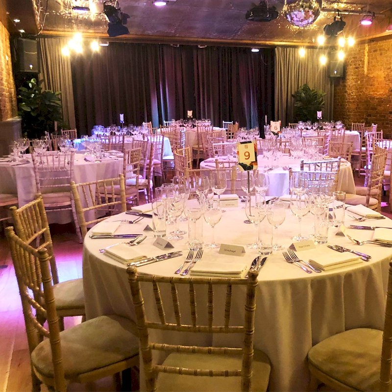 6ft Round Table Cloth - White