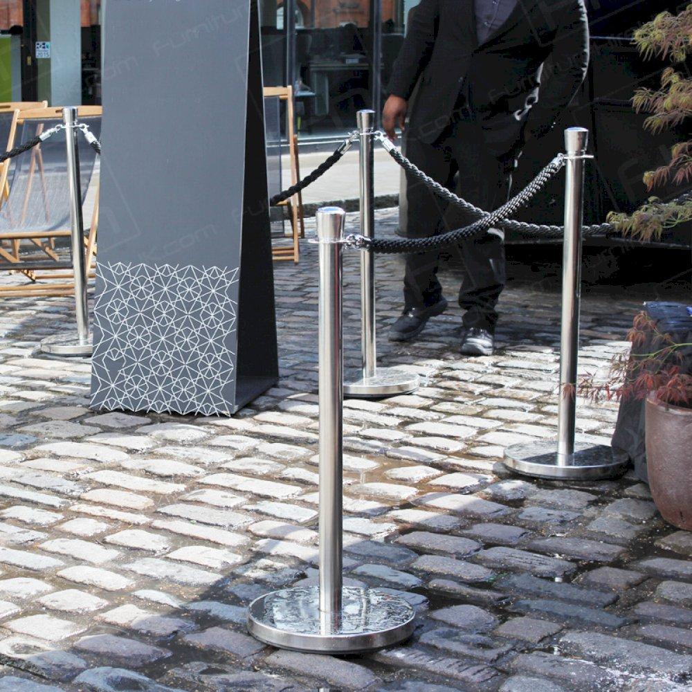 Secure your exhibit with ropes and poles. HA272 & HA02P