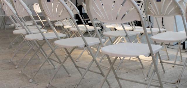 Cloud Meetings https://mill-media.s3.eu-west-2.amazonaws.com/chair-hire/article_additional/cloud-meetings4/cloud-meetings4-740x350.jpg - Fresh looks via our white folding fan back chairs.