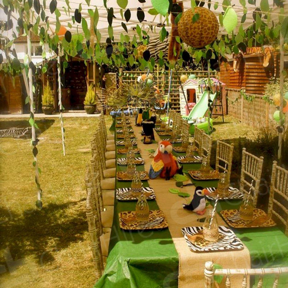 Create a safari event in your own back garden! We love this!