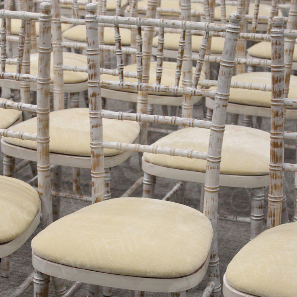 Chiavari pads keep colleagues comfy.
