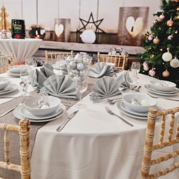 Round Cosy Christmas for 8 - Chiavari Round Cosy Christmas for 8 - Chiavari