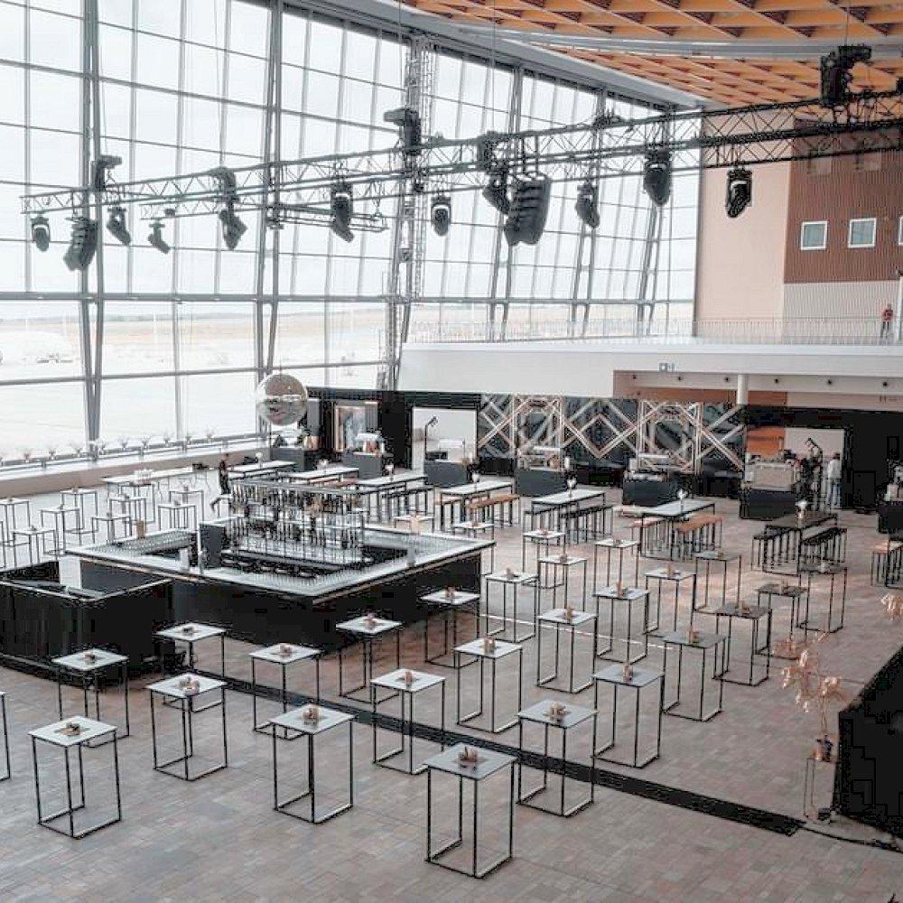 Nevada Box Frame Tables